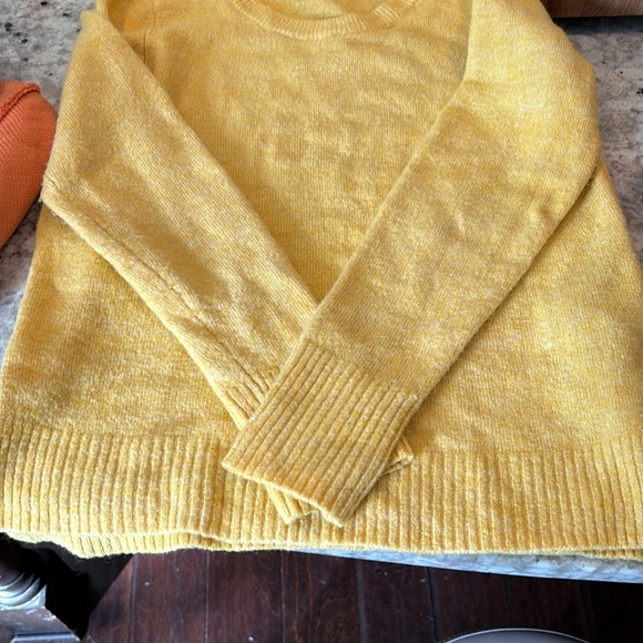 Old Navy Yellow Sweater medium - Picture 3 of 3